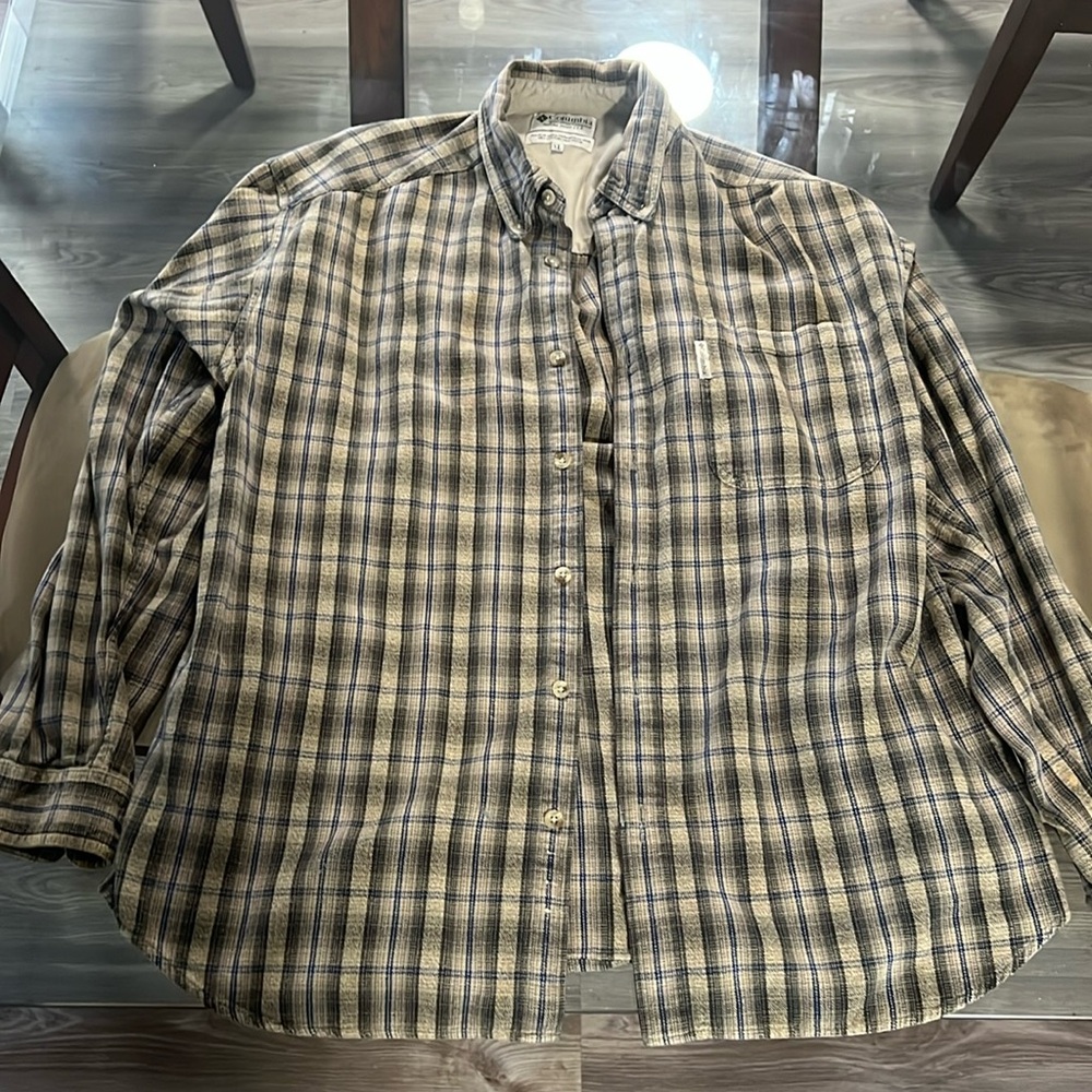 COLUMBIA BUTTON DOWN